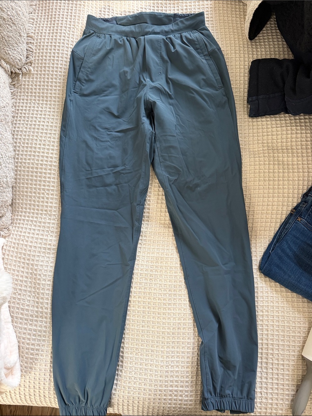lululemon athletica Men's Joggers in Teal Blue